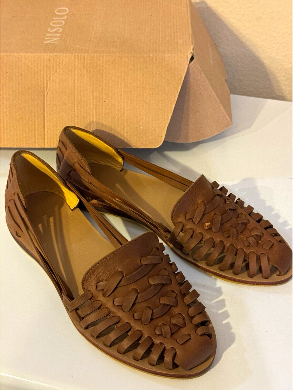 Nisolo Brown Leather Huarache Flats Women’s 10 Woven Handmade Peru Box